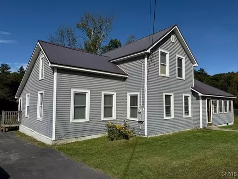 9099 Main St, Annsville, NY 13471