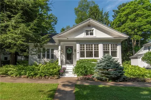 34 Beverly Pl, Utica, NY 13501