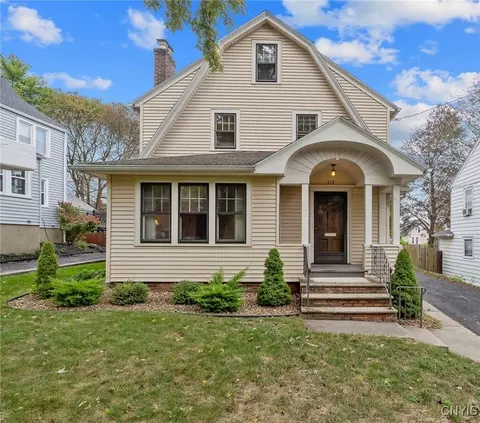319 Carlton Rd, Syracuse, NY 13207