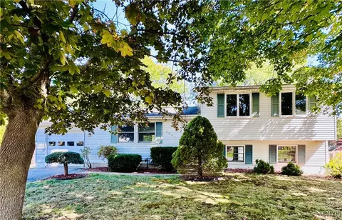 8268 Carnation Dr, Baldwinsville, NY 13027