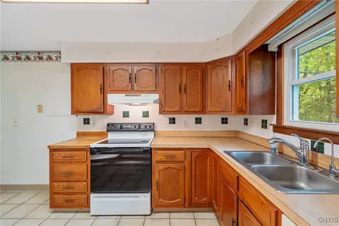 Kitchen - 160 Dutch Rd, Central Square, NY 13036 photo 8 of 8