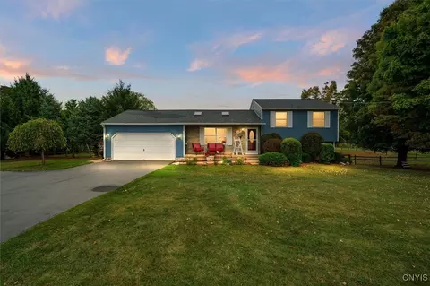 113 W Elm St, Lenox, NY 13163