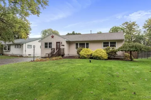 132 Sheraton Rd, Onondaga, NY 13219