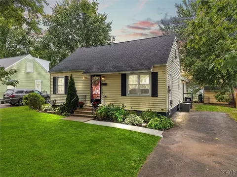 335 Fairmount Ave, Salina, NY 13088