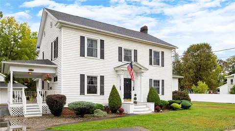 114 Seneca Ave, Oneida, NY 13421