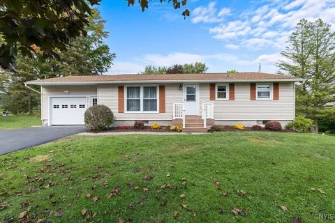 4043 Howlett Hill Rd, Onondaga, NY 13215