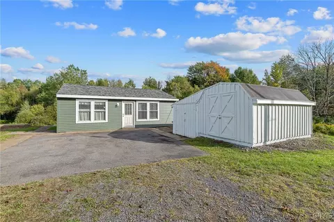 1628 County Route 6, Volney, NY 13069