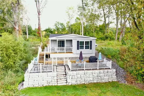 7023 River Rd, Aurelius, NY 13034