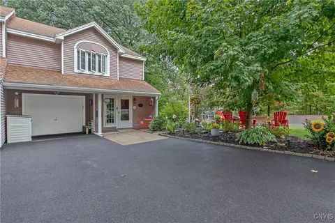 14 Maple Crest Ln, Fulton, NY 13069