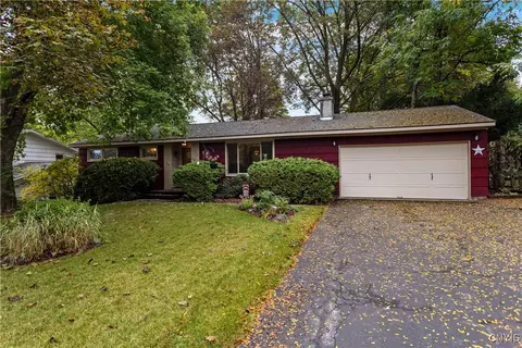 108 Haverhill Dr, Syracuse, NY 13214