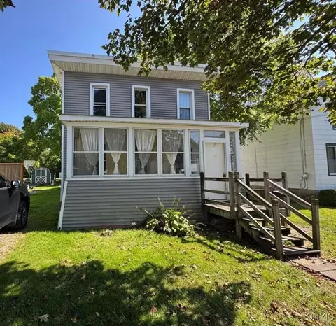 18 Paul St, Auburn, NY 13021