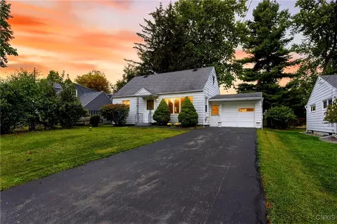 109 Davis St, East Syracuse, NY 13057