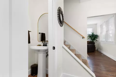 Entry Way - 6531 Beech Rd, Sennett, NY 13021 photo 3 of 4