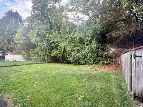 Exterior - 326 Coolidge Ave, Syracuse, NY 13207 photo 2 of 2