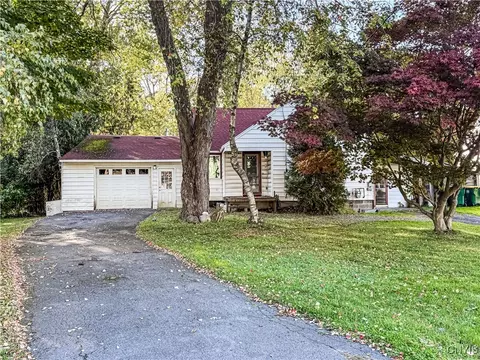132 Van Mara Dr, Syracuse, NY 13212