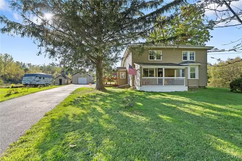 359 Bunker Hill Rd, Oswego, NY 13126