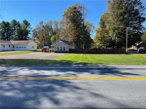 8159 Turin Rd, Rome, NY 13440
