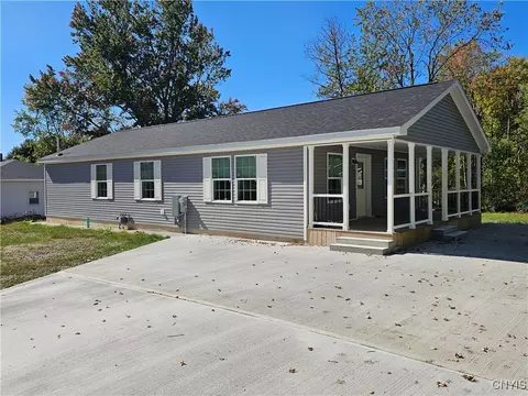 625 Cosby Rd, Utica, NY 13502
