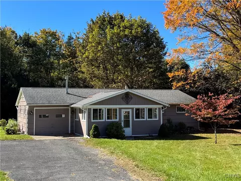 4439 Outlook Dr, Onondaga, NY 13215