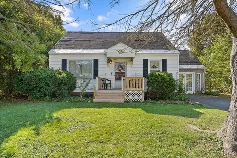 217 Hoover Dr, Onondaga, NY 13205