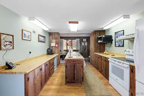 Kitchen - 22 Macarthur Rd, Lysander, NY 13027 photo 1 of 8