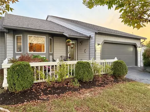 173 Summerhaven Dr S, East Syracuse, NY 13057