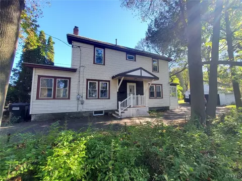 720 Salt Springs Rd, Syracuse, NY 13224