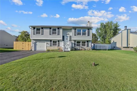 4189 Balboa Dr, Liverpool, NY 13090