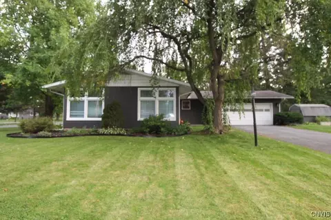 100 Marywood Dr, Syracuse, NY 13212