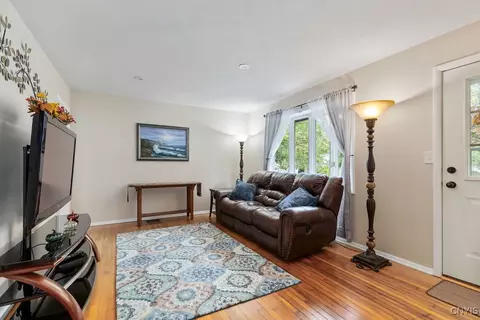 39 Brooks Pl, Lysander, NY 13027 photo 4