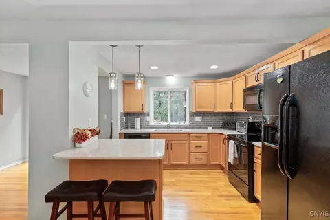 39 Brooks Pl, Lysander, NY 13027 photo 7