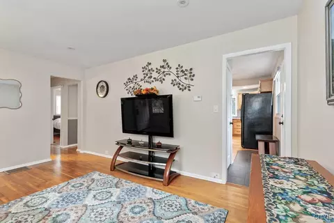 39 Brooks Pl, Lysander, NY 13027 photo 6