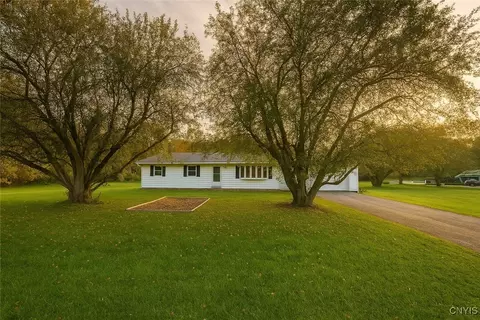 9530 Us Route 20, Bridgewater, NY 13313