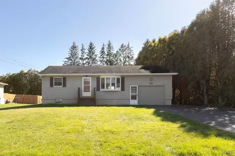 6302 Jane Ln, Cicero, NY 13039