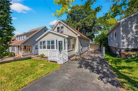 125 Avon Rd, Syracuse, NY 13206