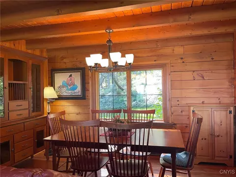 Dining - 1476 Crescent Ave, Oneida, NY 13421 photo 2 of 3