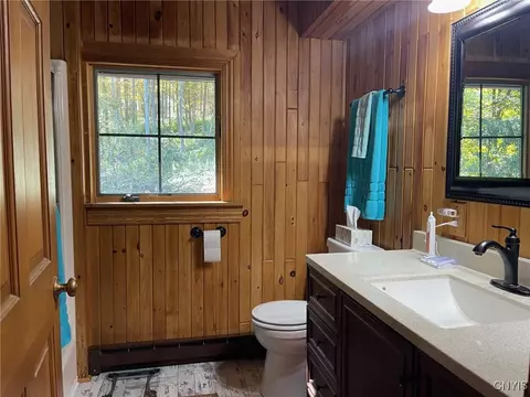 Bath - 1476 Crescent Ave, Oneida, NY 13421 photo 3 of 4
