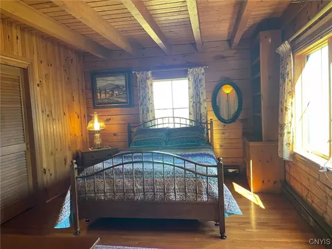 Bedroom - 1476 Crescent Ave, Oneida, NY 13421 photo 2 of 7
