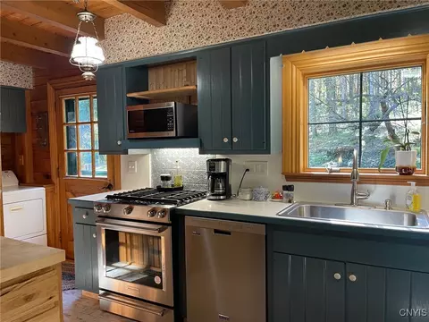 Kitchen - 1476 Crescent Ave, Oneida, NY 13421 photo 5 of 6