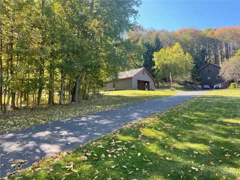 Exterior - 1476 Crescent Ave, Oneida, NY 13421 photo 8 of 9