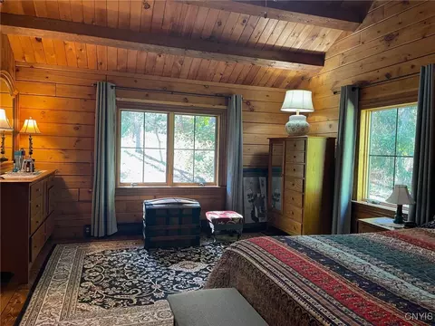 Bedroom - 1476 Crescent Ave, Oneida, NY 13421 photo 6 of 7