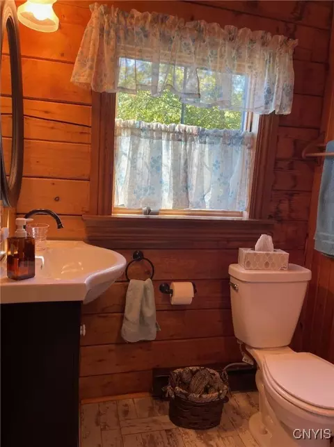 Bath - 1476 Crescent Ave, Oneida, NY 13421 photo 1 of 4