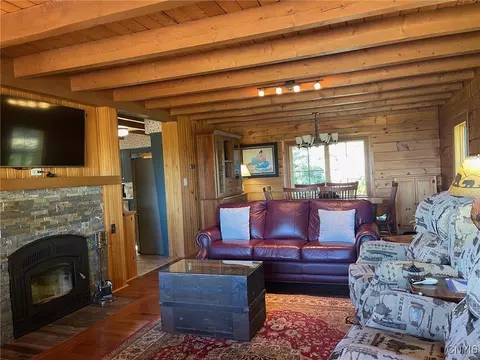 Living - 1476 Crescent Ave, Oneida, NY 13421 photo 1 of 4