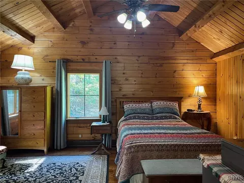 Bedroom - 1476 Crescent Ave, Oneida, NY 13421 photo 5 of 7