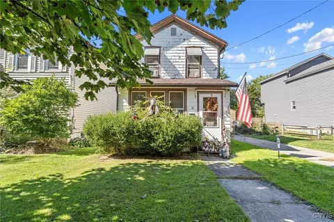 19 Foote St, Auburn, NY 13021