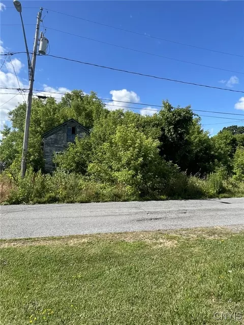 8573 Church St, Lyme, NY 13693