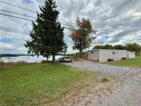 2256 County Route 6, Hammond, NY 13646