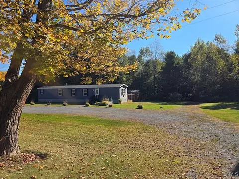 8660 Elpis Rd, Vienna, NY 13042