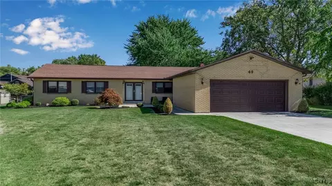 49 Melrose Rd, Grand Island, NY 14072