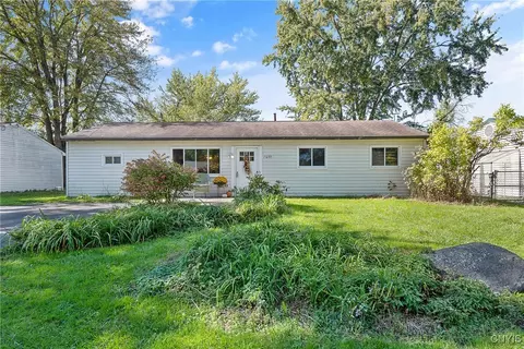 7899 Rinaldo Blvd W, Bridgeport, NY 13030